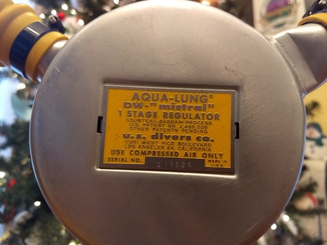 US Divers Aqualung DW-Mistral Double Hose Regulator Label